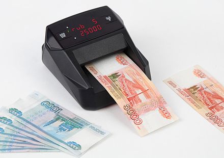 Как выбрать детектор банкнот, особенности
